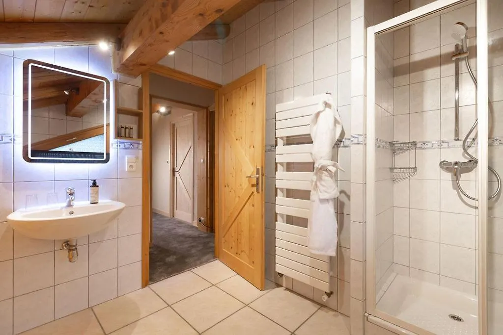 Simply Morzine - Chalet Visage 0*,  Франция
